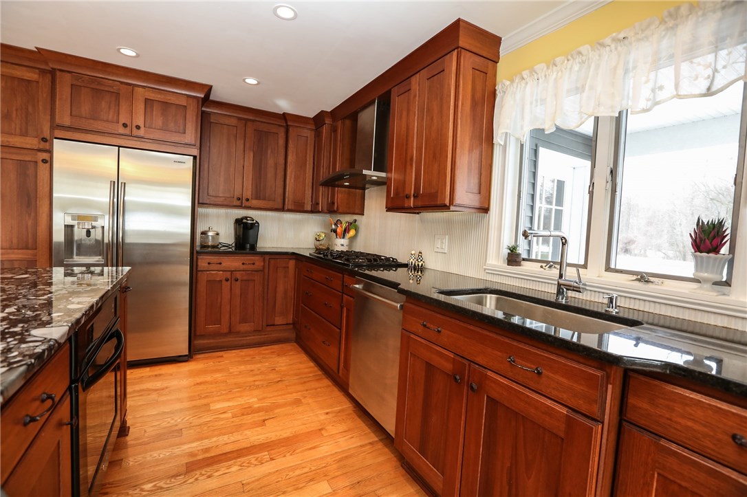 460 Whiting Road Webster, NY 14580 - Photo 8 of 24