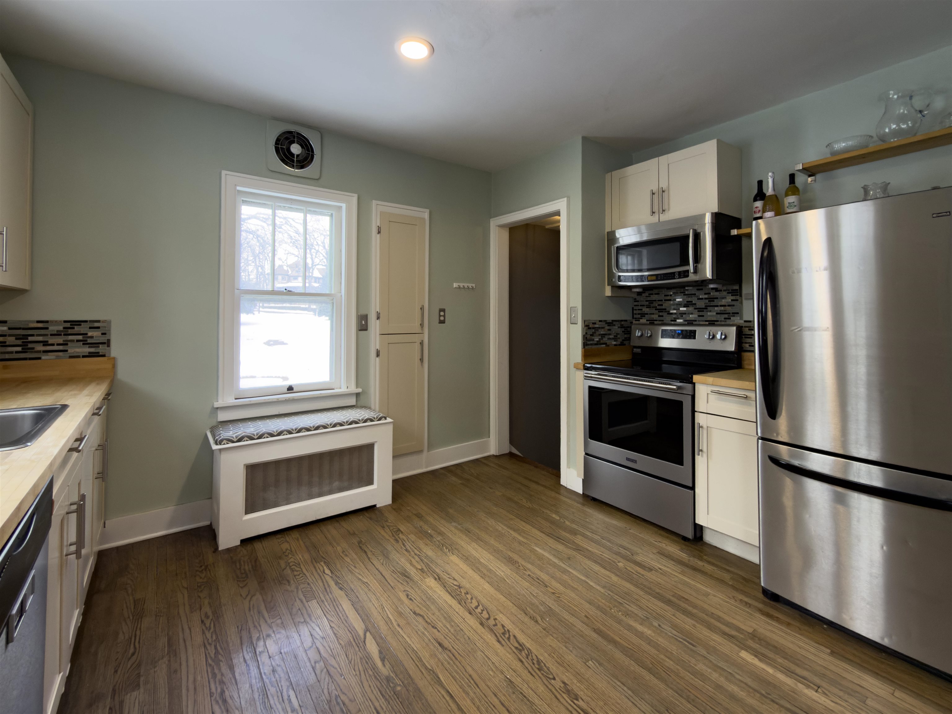 304 Randolph Street Edgerton, WI 53534 - Photo 8 of 34