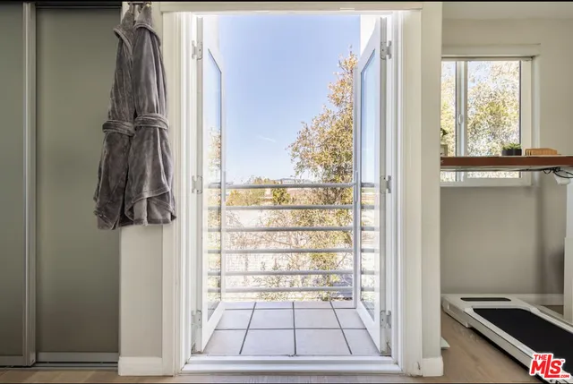 a view of utility room