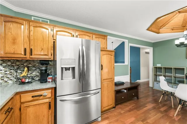 $320,000 | 1302 Huntington Lane, Greenwood, MO 64034