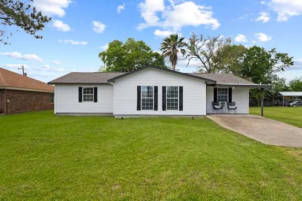 $179,900 | 305 Circle Drive, Bridge City, TX 77611
