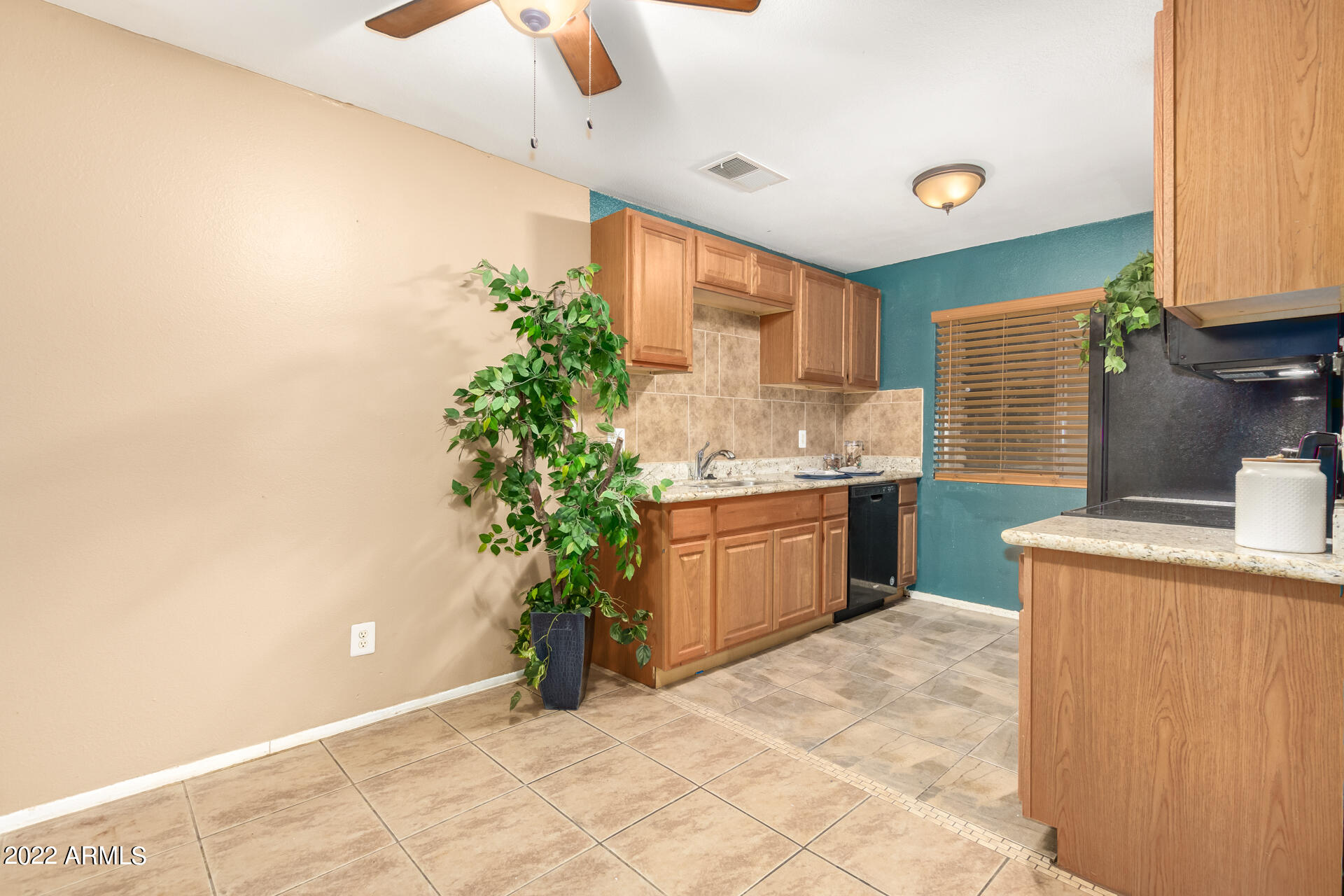3511 East Baseline Road, Unit 1027 Phoenix, AZ 85042 - Photo 8 of 31 0007-07-Baseline