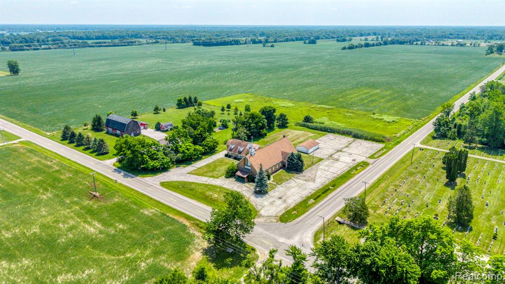 9735 Dolan Road Columbus, MI 48063 - Photo 10 of 63 Gallery Image 10