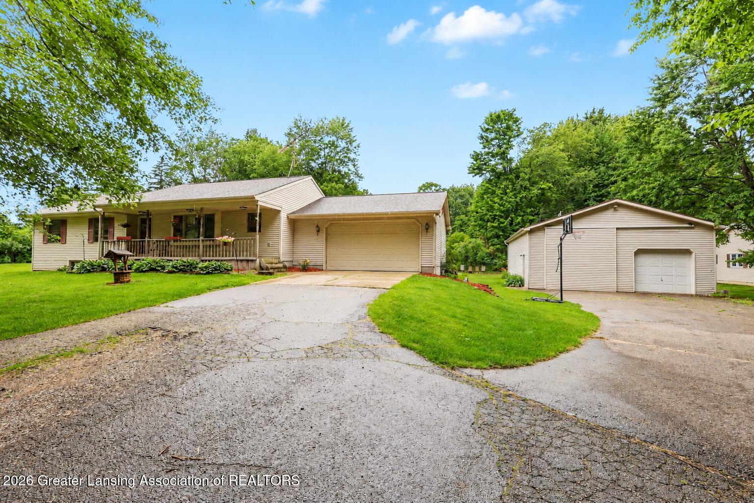 14112 Woodbury Road Haslett, MI 48840 - Photo 3 of 51 4E72745E-FEDB-442C-8A16-580875CB2DDD
