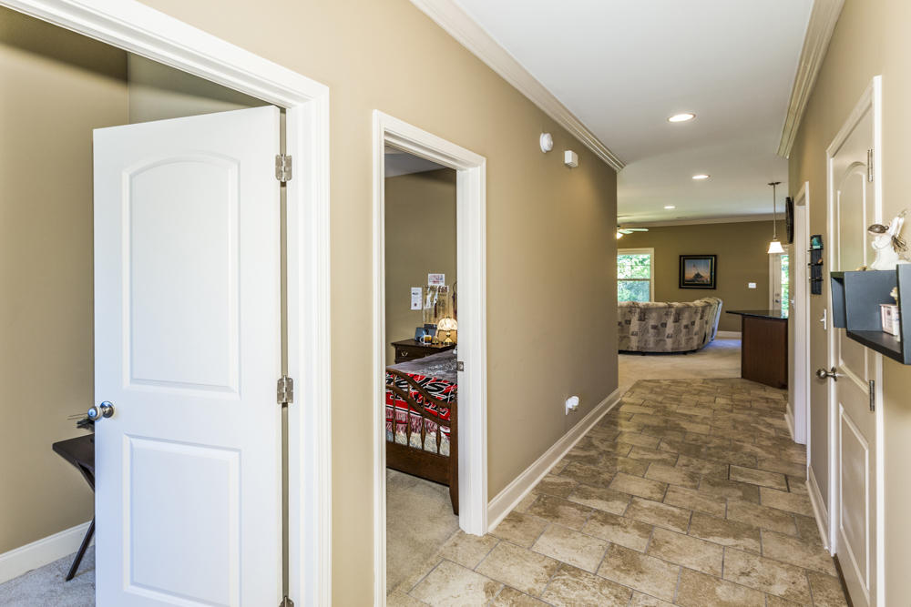 151 Crossroads Boulevard Oak Ridge, TN 37830 - Photo 2 of 24 _MG_1911w(1)