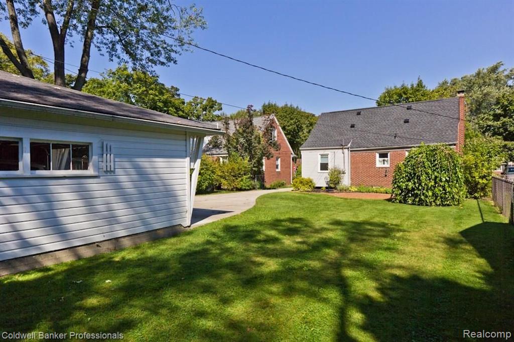 2626 Windemere Road Birmingham, MI 48009 - Photo 25 of 29