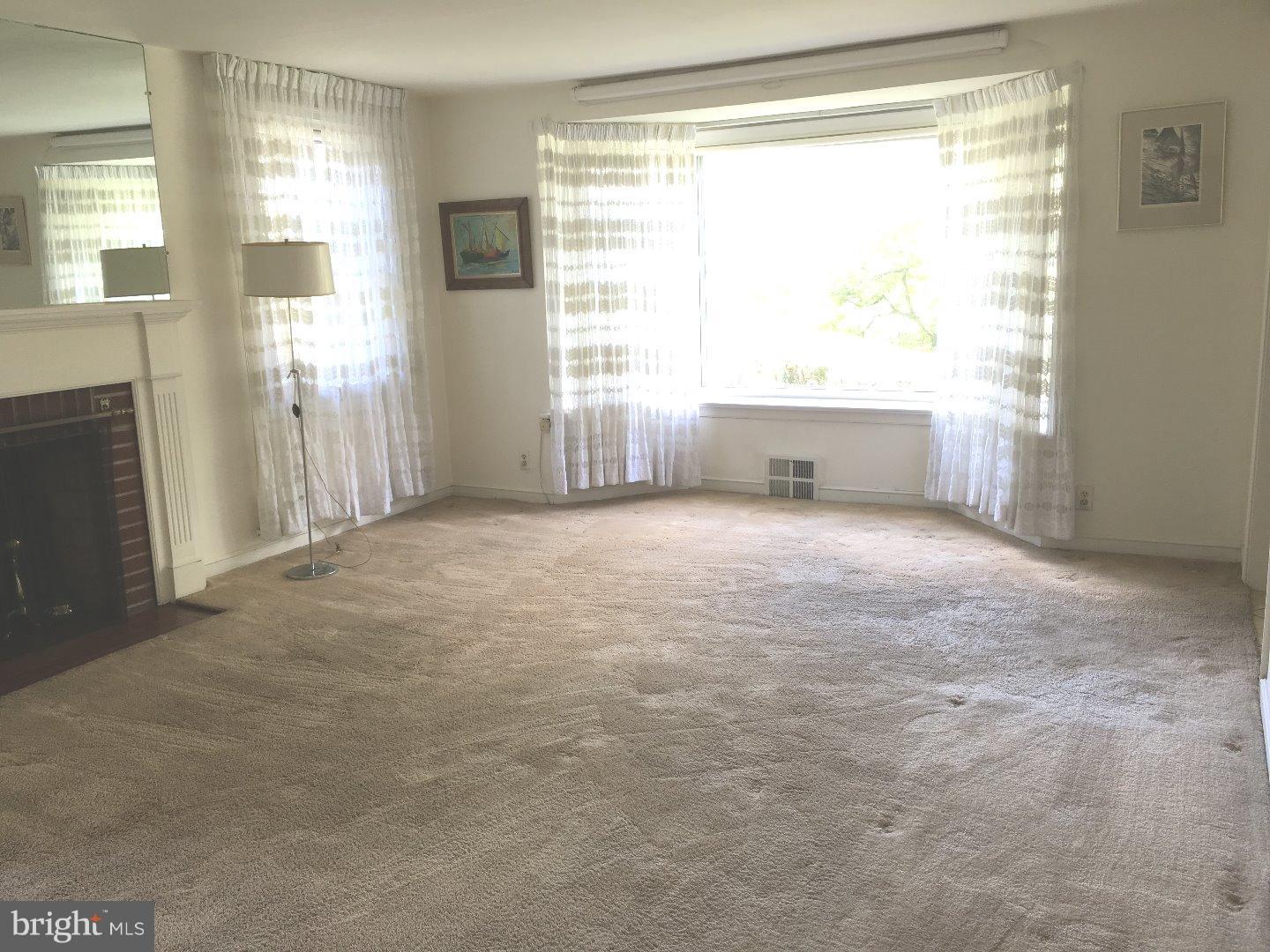 1133 Ashbourne Road Cheltenham, PA 19012 - Photo 3 of 25 Living Room