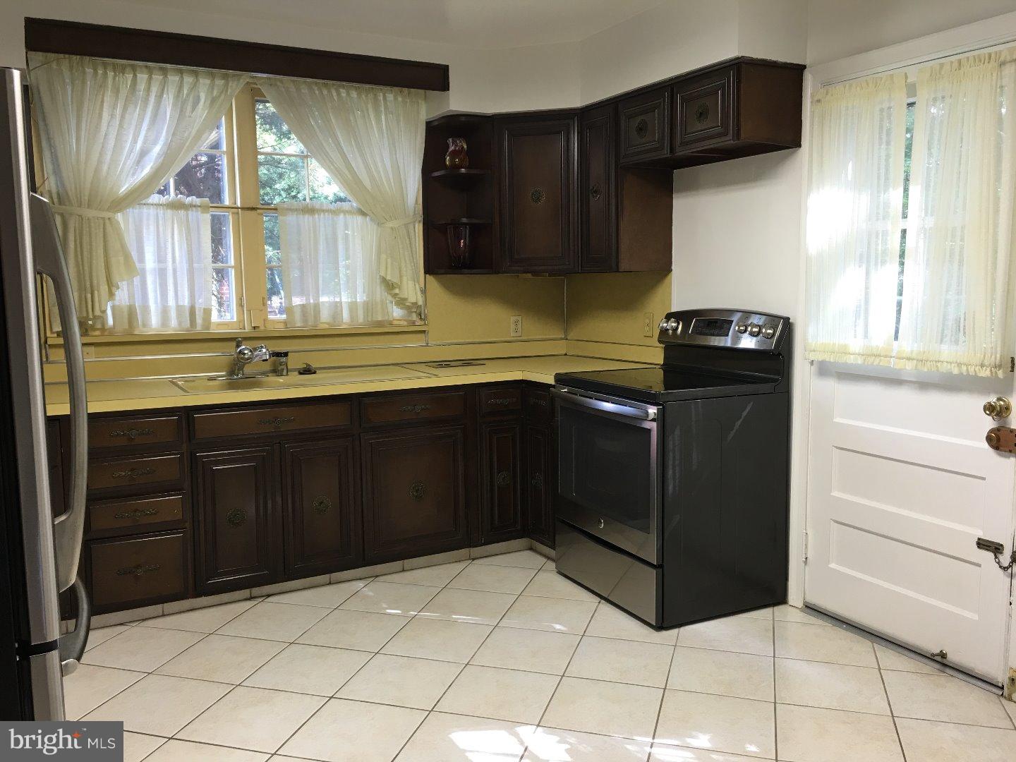 1133 Ashbourne Road Cheltenham, PA 19012 - Photo 6 of 25 Kitchen