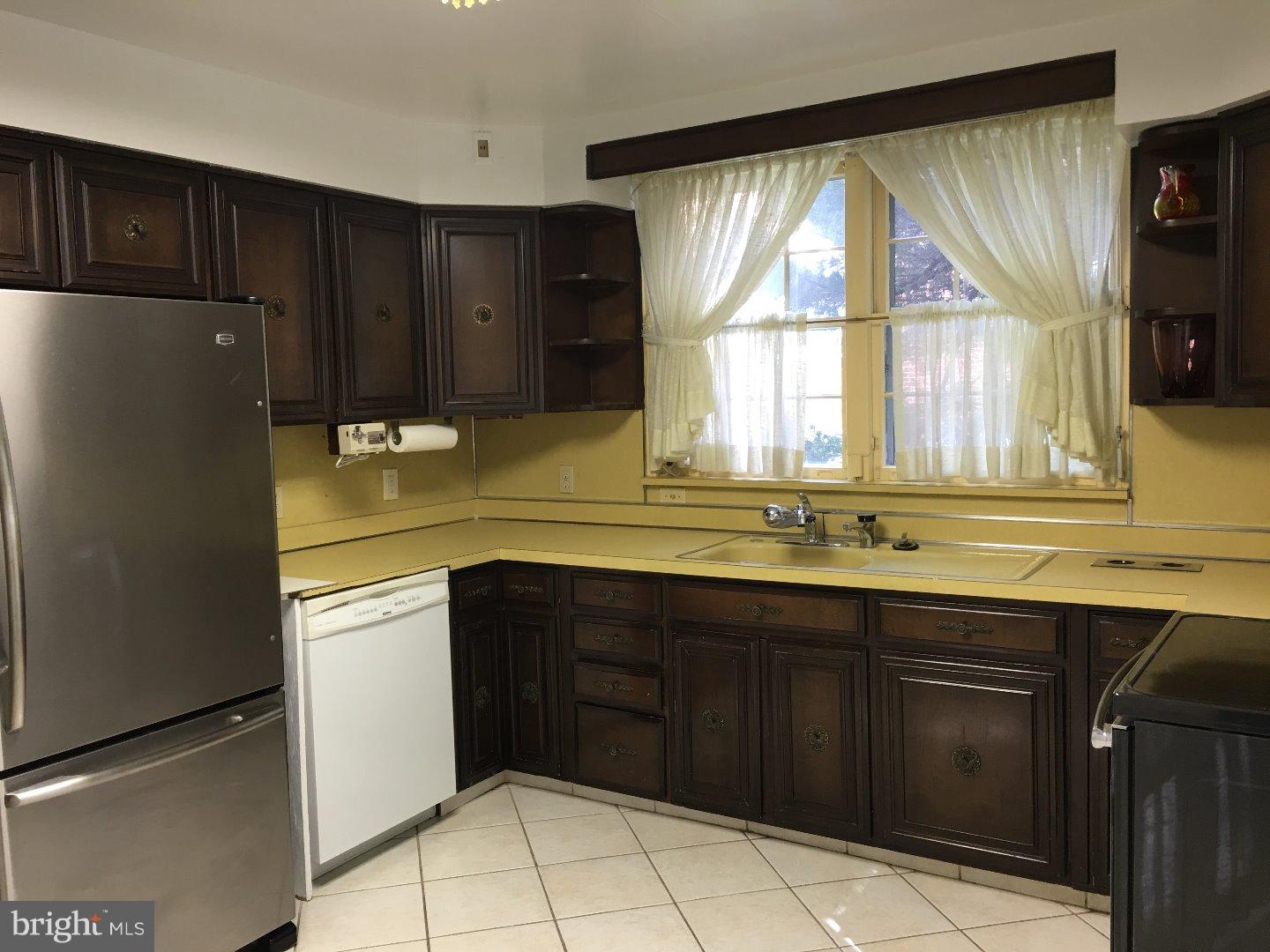 1133 Ashbourne Road Cheltenham, PA 19012 - Photo 8 of 25 Kitchen
