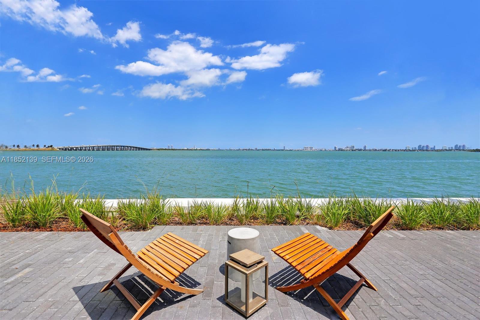 480 Northeast 31st Street, Unit 3301 Miami, FL 33137 - Photo 24 of 32 a view of sitting area with lounge chair