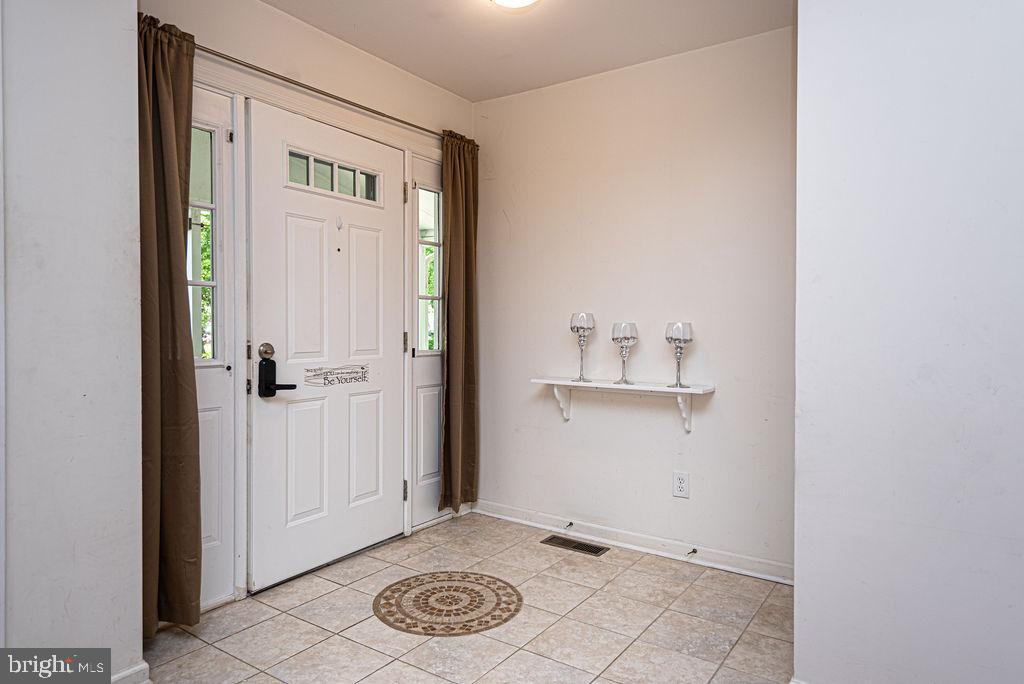206 Windjammer Road Ocean Pines, MD 21811 - Photo 31 of 46 Inviting Tiled Foyer