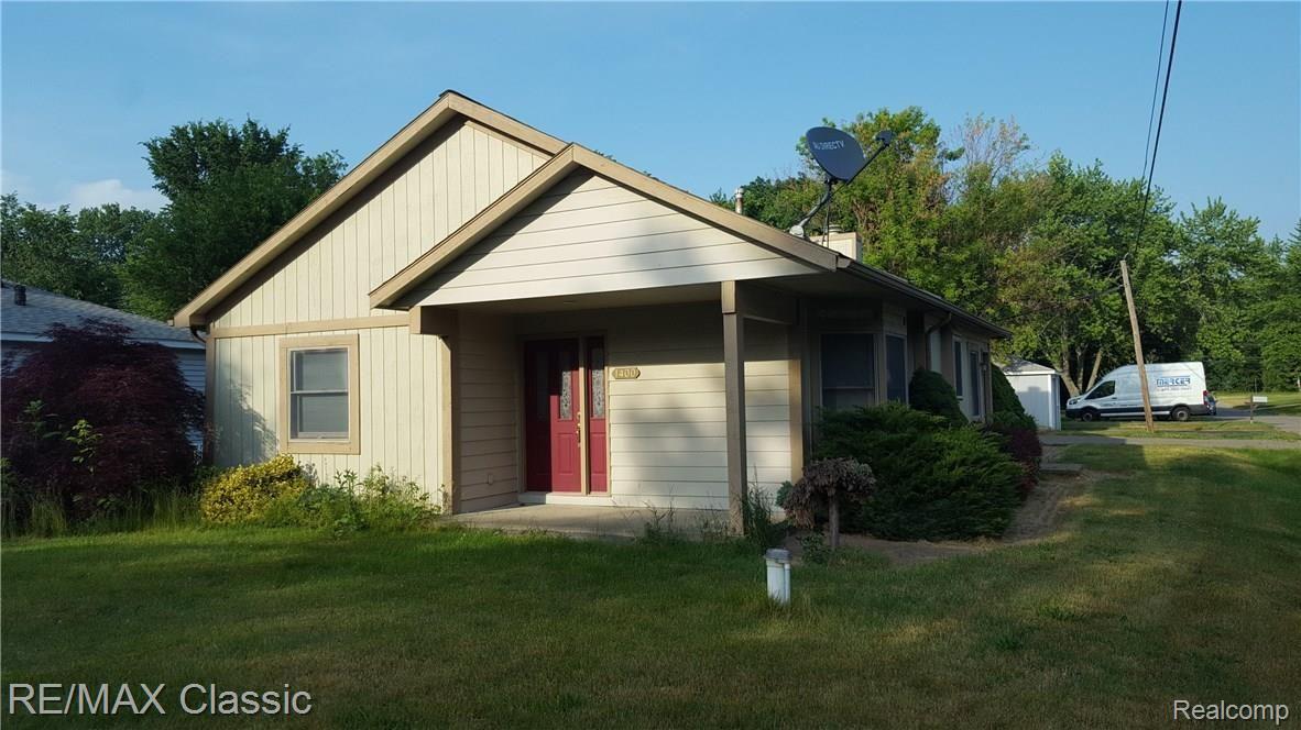 1400 Nightingale Road Wixom, MI 48393 - Photo 7 of 30 20170614_191411.jpg