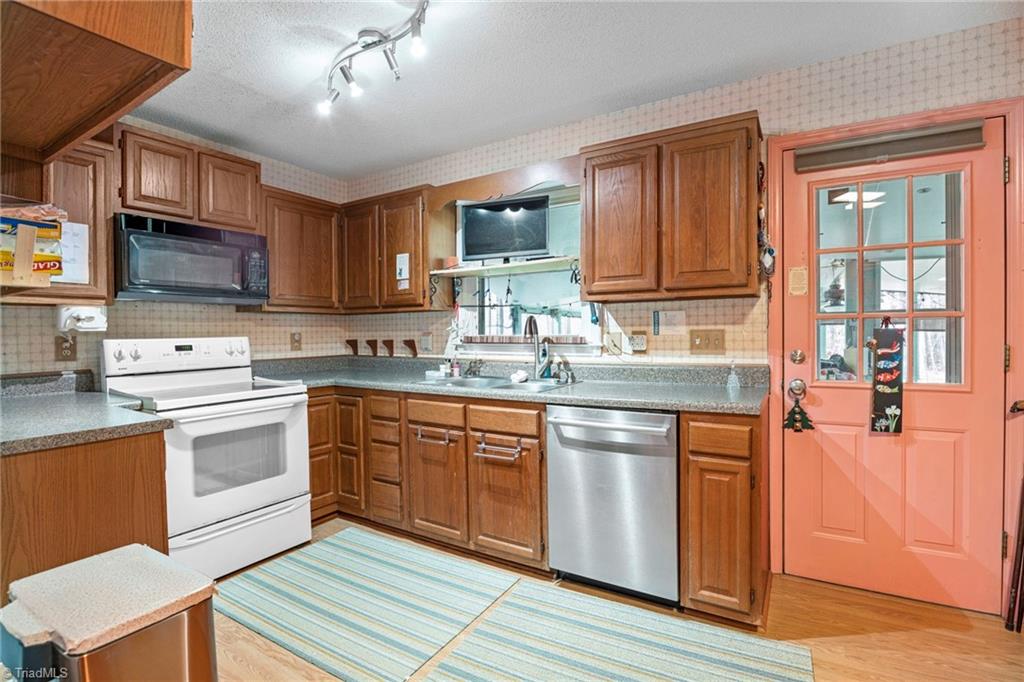 895 Hicks Farm Road Staley, NC 27355 - Photo 9 of 43 Gallery Image 9