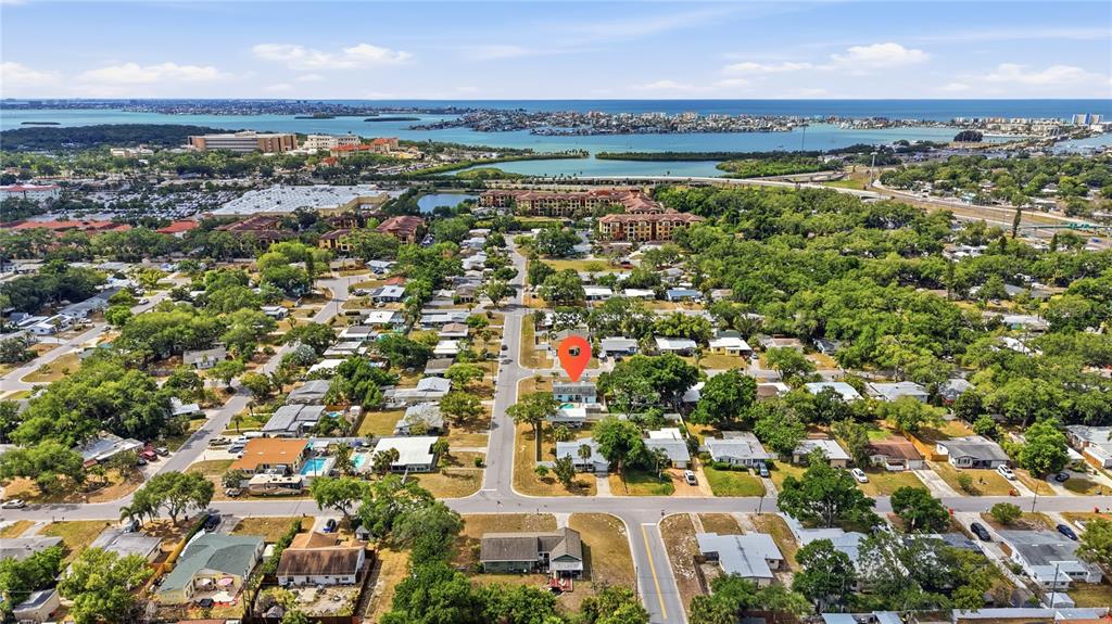 10437 52nd Avenue North St. Petersburg, FL 33708 - Photo 11 of 36