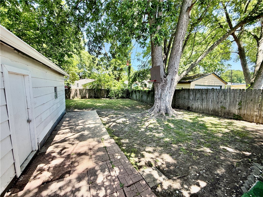 1422 Sedgwick Street Decatur, IL 62521 - Photo 14 of 18