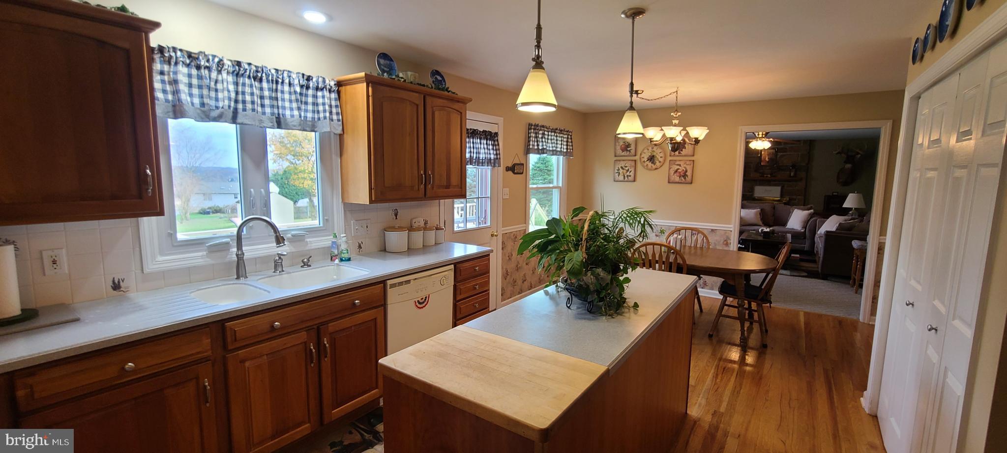 49 Deer Run Road Nottingham, PA 19362 - Photo 16 of 40 Kitchen