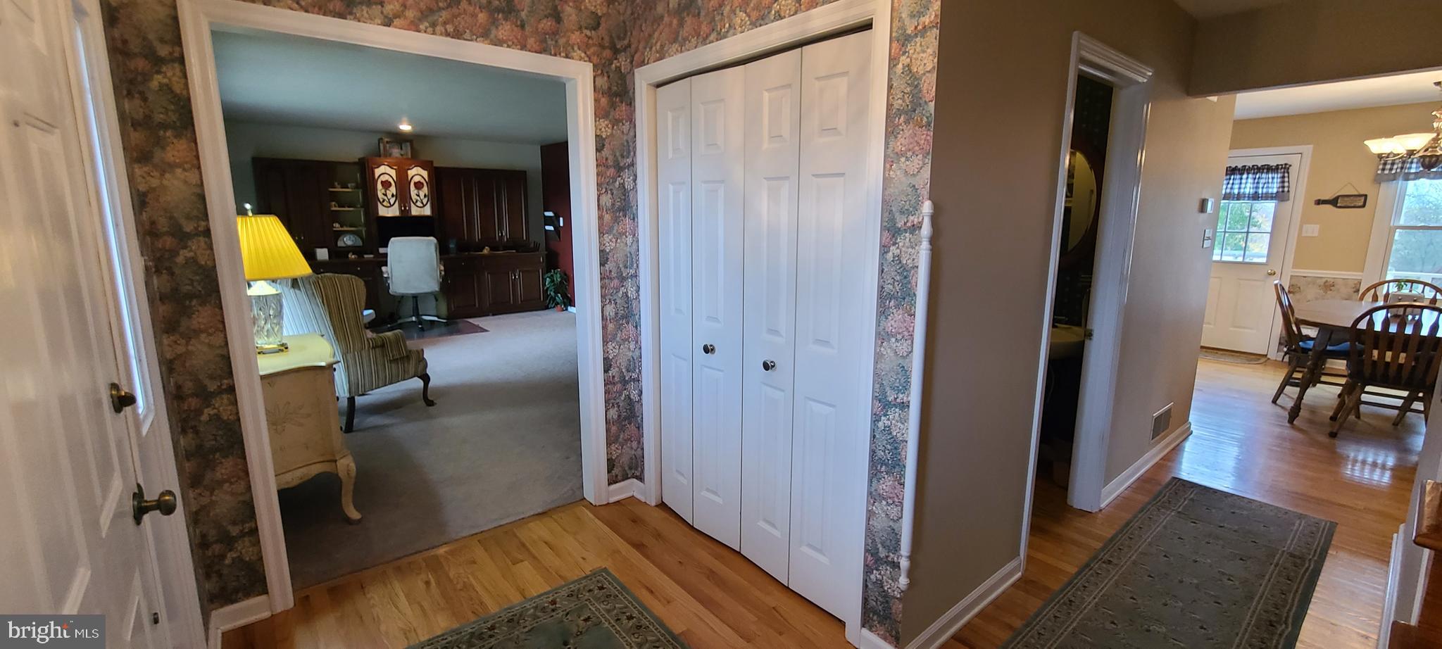 49 Deer Run Road Nottingham, PA 19362 - Photo 20 of 40 Foyer