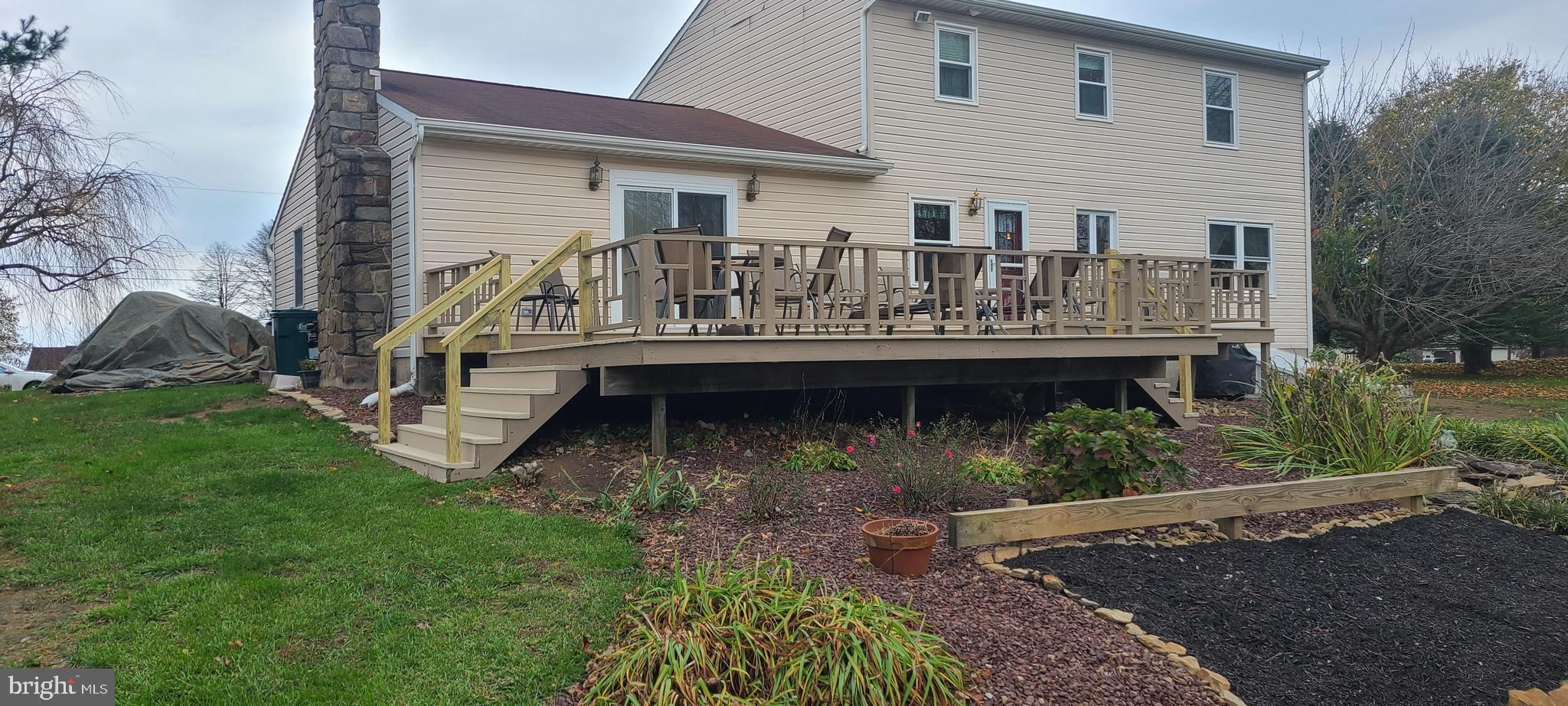 49 Deer Run Road Nottingham, PA 19362 - Photo 7 of 40 Back yard/deck