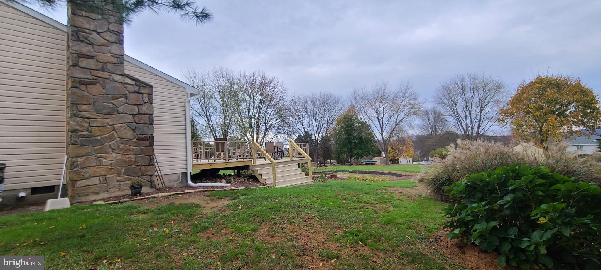 49 Deer Run Road Nottingham, PA 19362 - Photo 8 of 40 Side