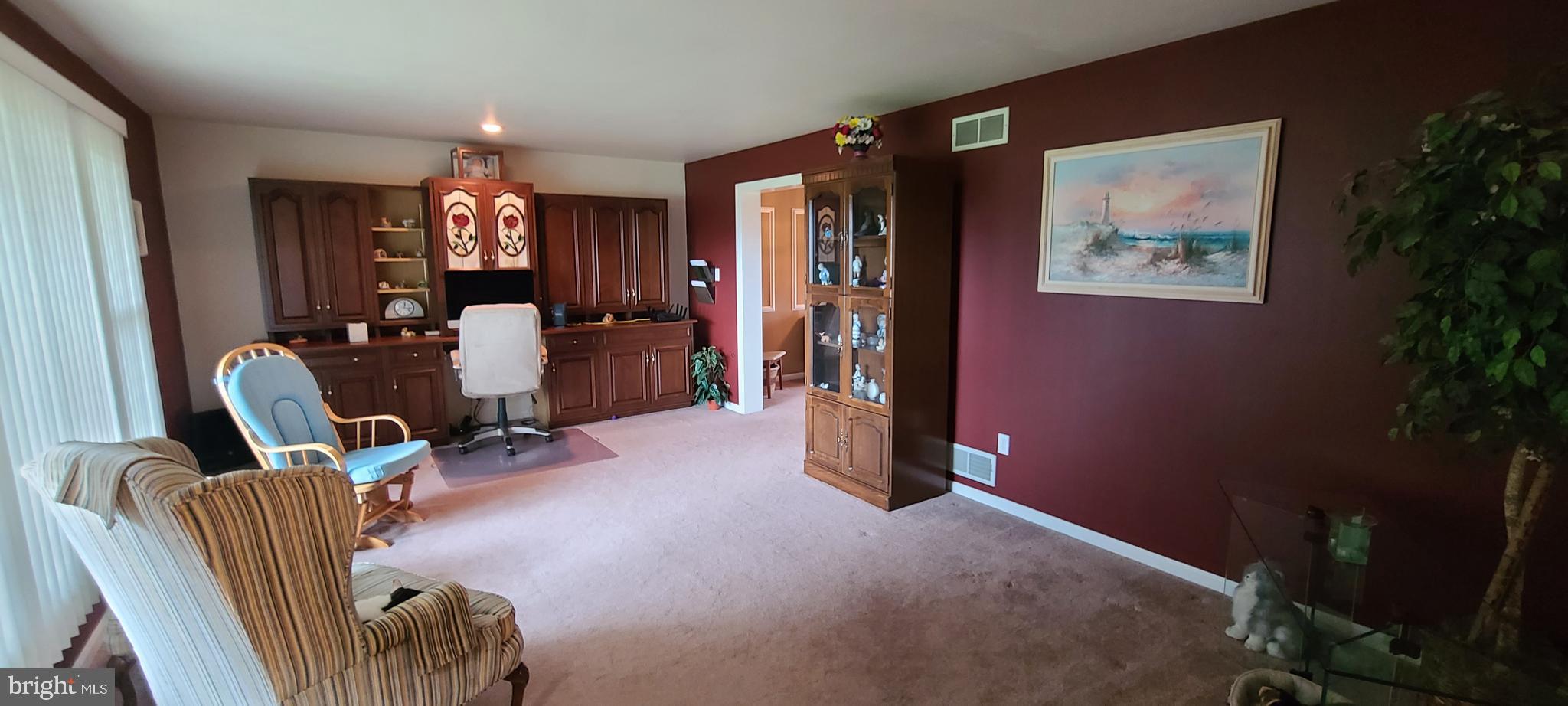49 Deer Run Road Nottingham, PA 19362 - Photo 9 of 40 Living Room