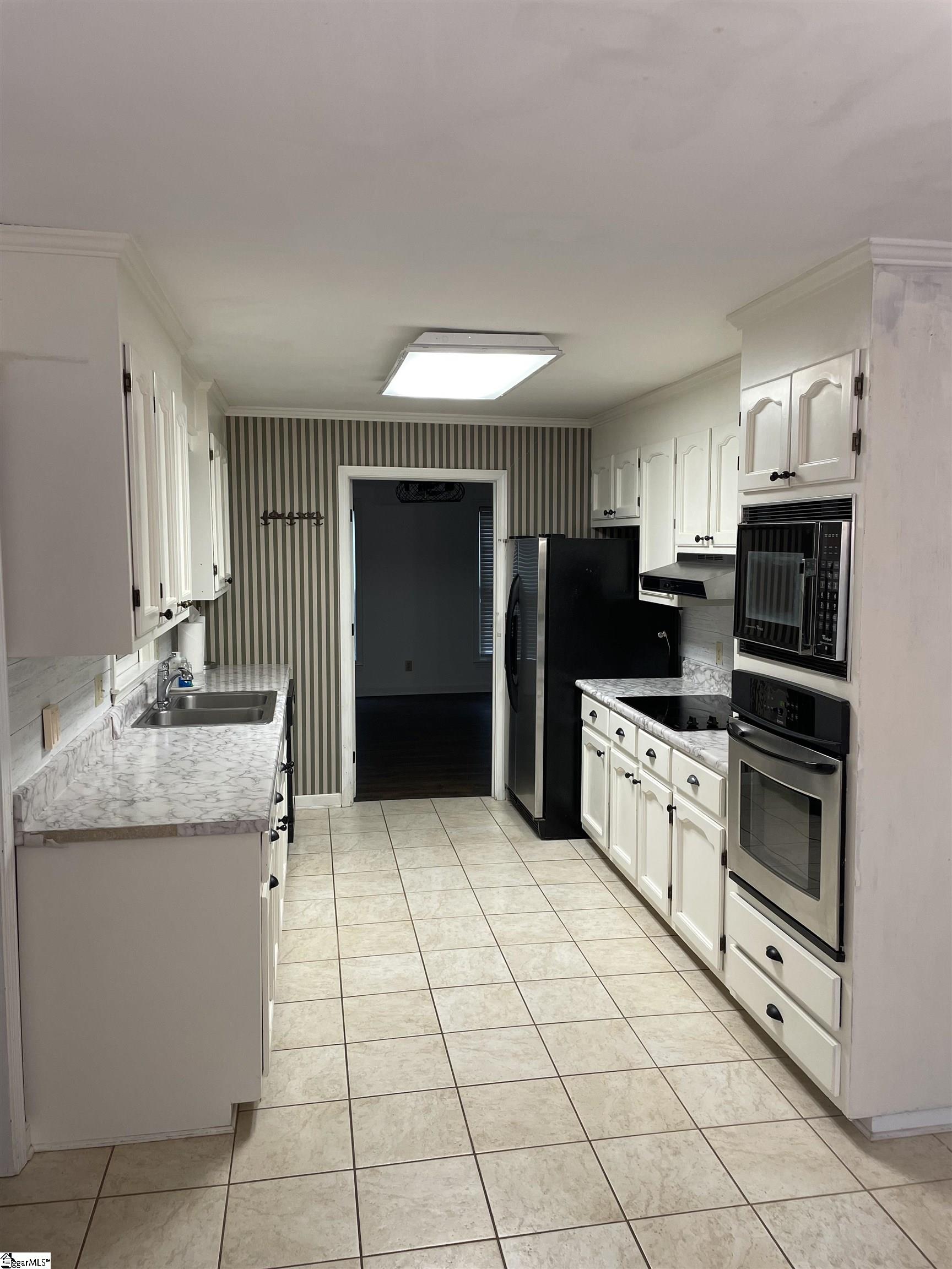 19 Fisher Road Greenville, SC 29615 - Photo 8 of 33 Gallery Image 8