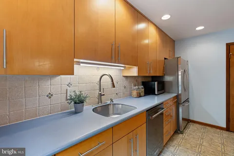 $389,000 | 608 Dandenog Drive, Wilmington, DE 19808