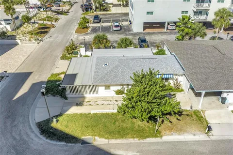 $388,888 | 18319 Sunset Boulevard, Redington Shores, FL 33708