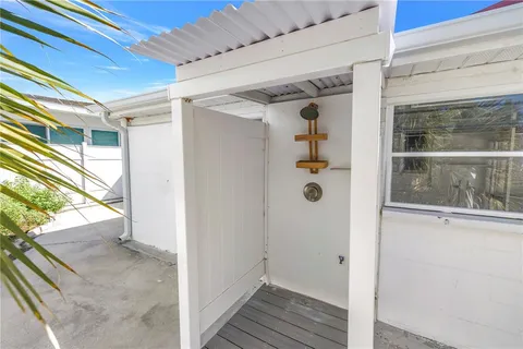 $388,888 | 18319 Sunset Boulevard, Redington Shores, FL 33708