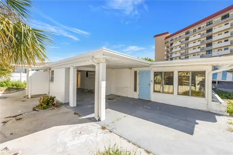 $388,888 | 18319 Sunset Boulevard, Redington Shores, FL 33708