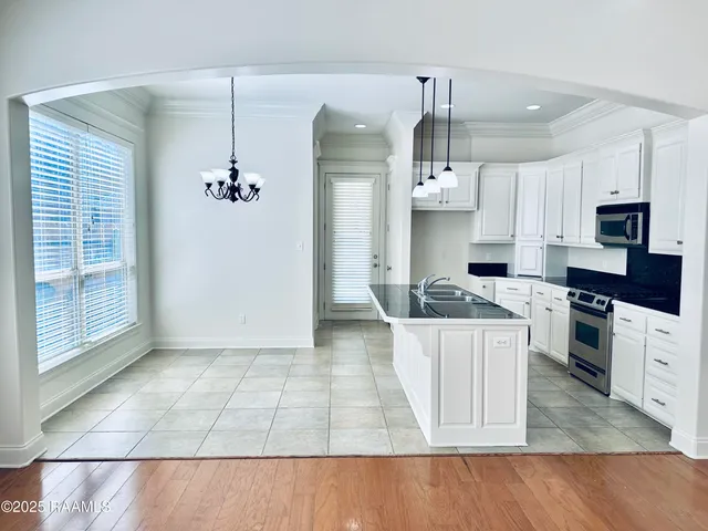 $1,950 | 108 Laguna Lane, Lafayette, LA 70508