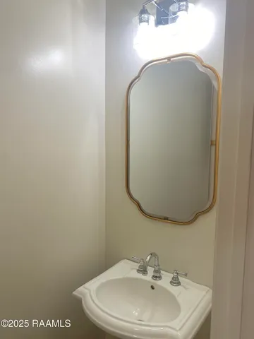 $1,950 | 108 Laguna Lane, Lafayette, LA 70508