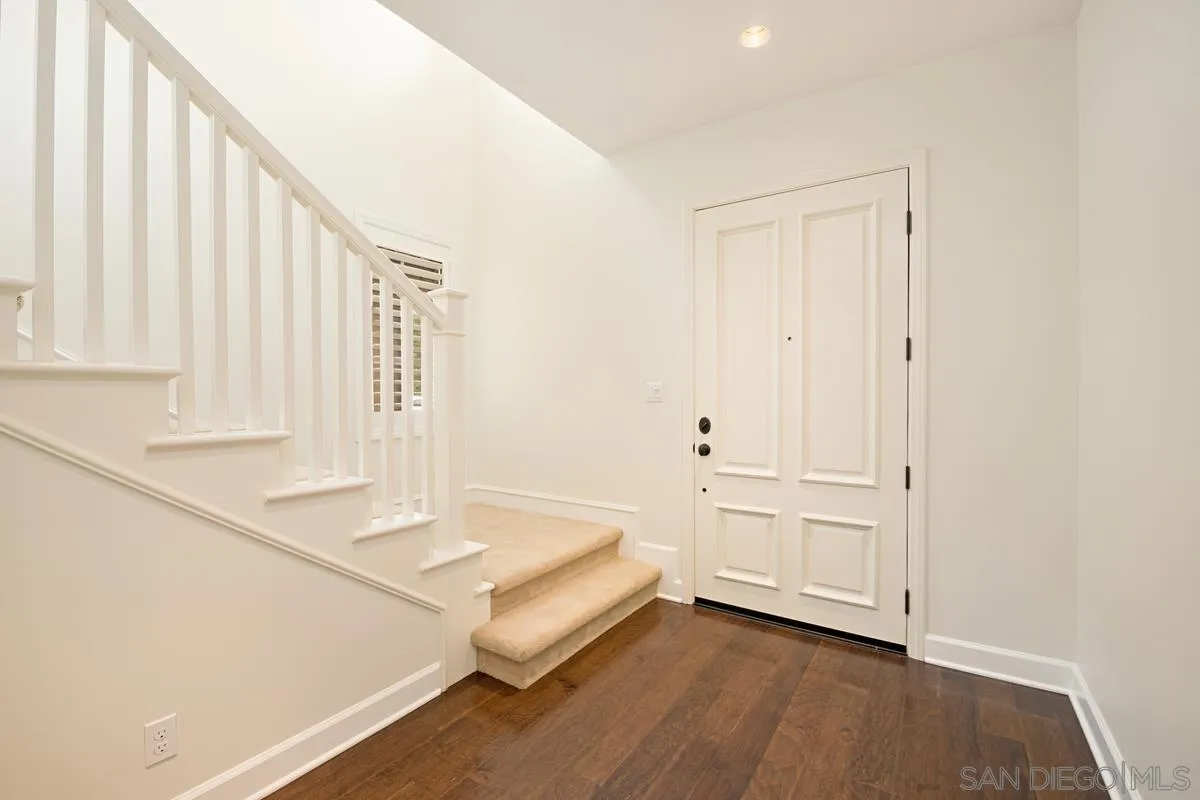 82 Brindisi Irvine, CA 92618 - Photo 7 of 49 a bathroom with a sink and a bathtub