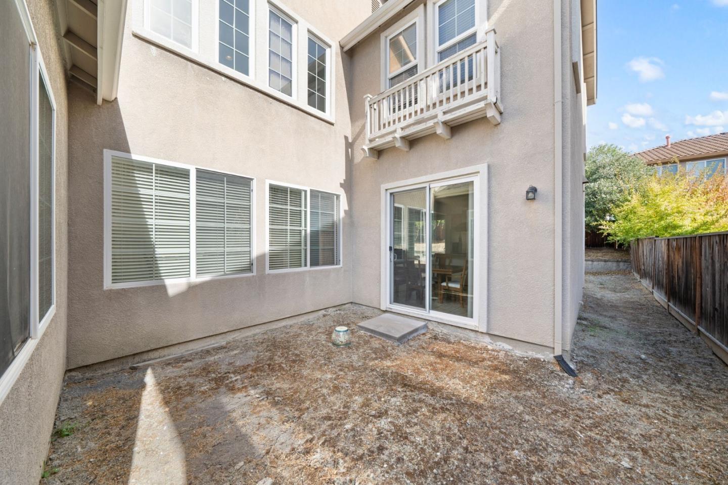318 Rothbury Way San Ramon, CA 94582 - Photo 45 of 53 a view of a building with a window and pathway