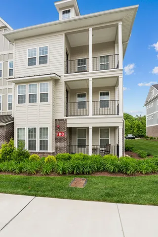 $435,000 | 1801 Shadow Green Drive, Unit 204, Franklin, TN 37064