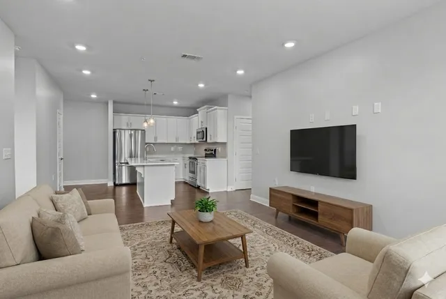 $435,000 | 1801 Shadow Green Drive, Unit 204, Franklin, TN 37064