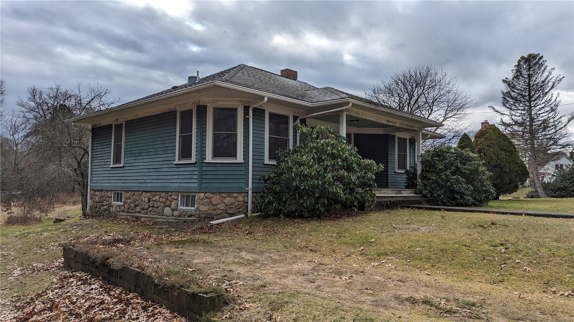79 Potter Hill Road Westerly, RI 02891 - Photo 3 of 22