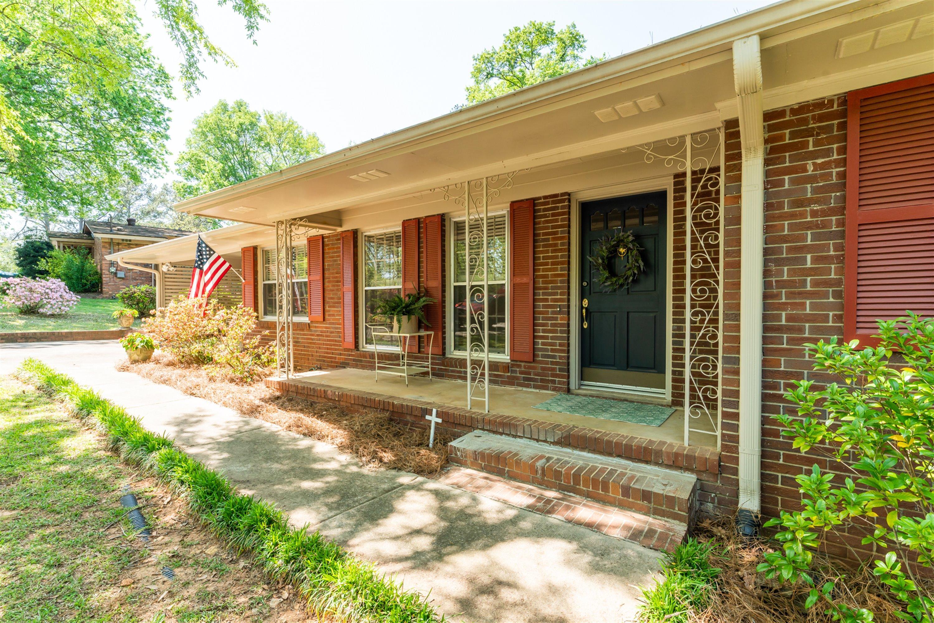 1066 Normandy Road Macon, GA 31210 - Photo 2 of 16 04-DSC06369
