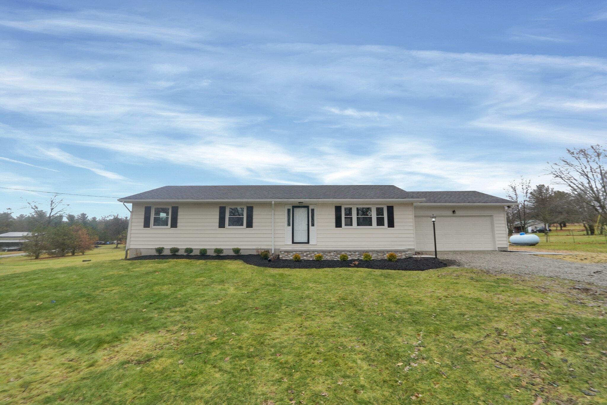 8516 Hagerty Road Ashville, OH 43103 - Photo 2 of 27 2-web-or-mls-8516-hagerty-rd