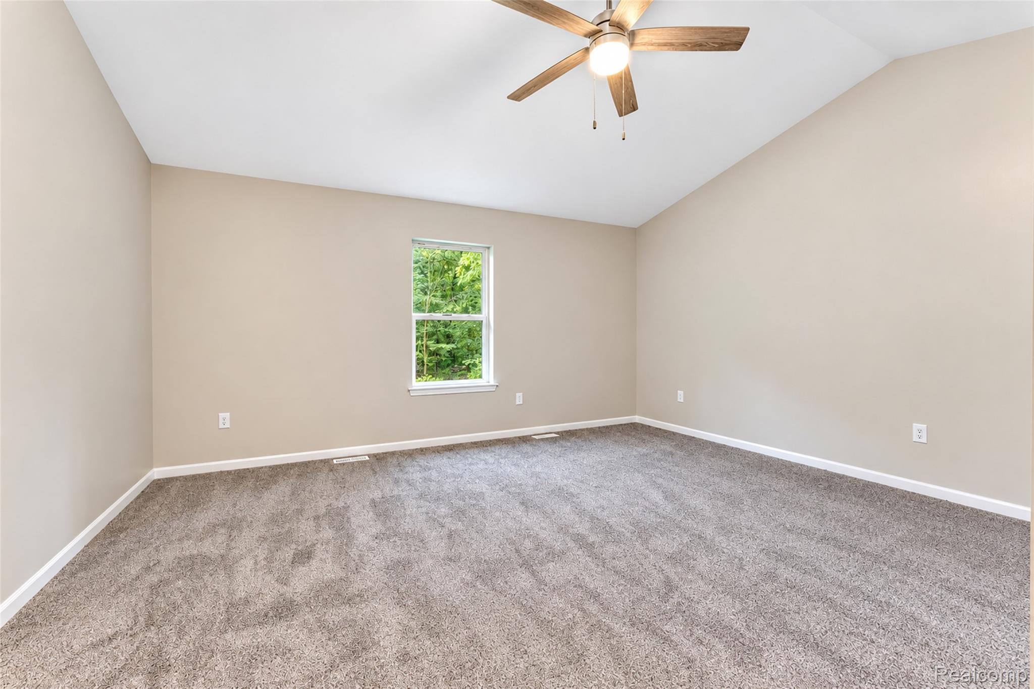 10565 West Allen Road Fowlerville, MI 48836 - Photo 17 of 31 DSC09243-39.jpg