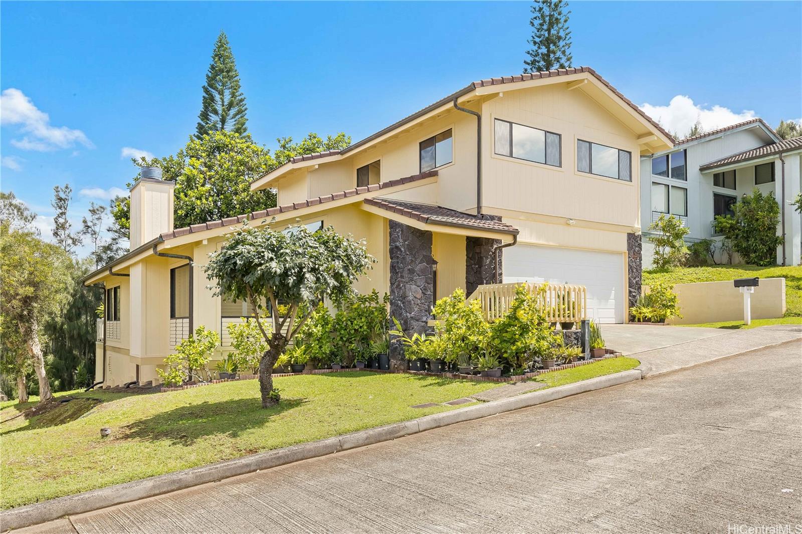 98-1421 Onikiniki Place, Unit 5 Aiea, HI 96701 - Photo 1 of 25