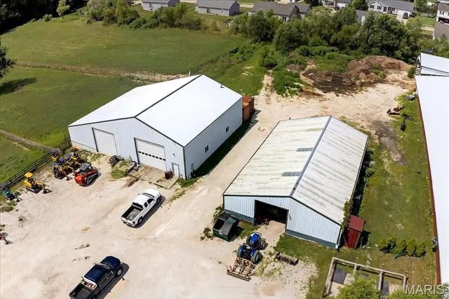 $1,999,000 | 28699 Roelker Road, Wright City, MO 63390