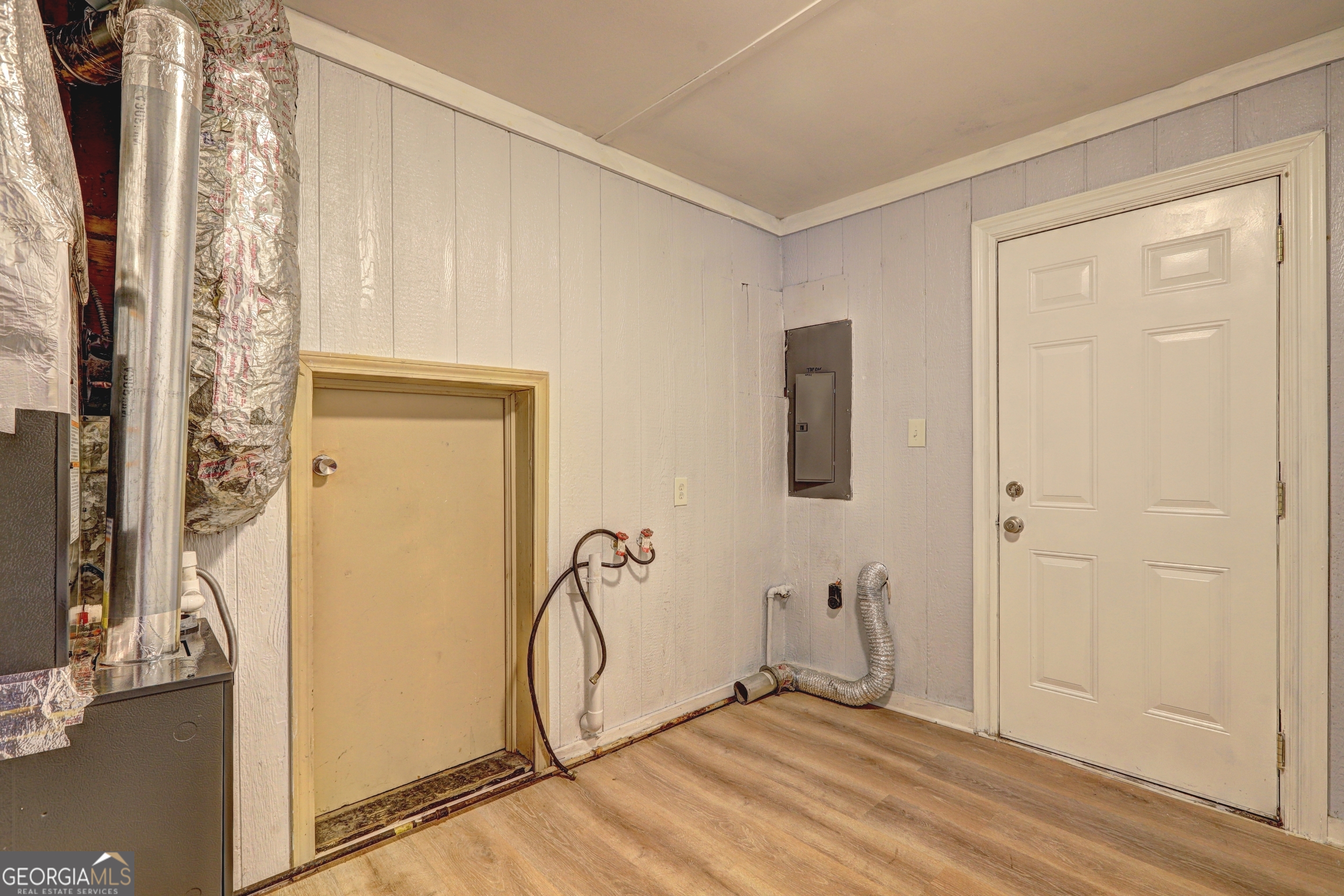 2270 Cresta Drive Decatur, GA 30032 - Photo 11 of 26 a view of a livingroom with wooden floor and a window