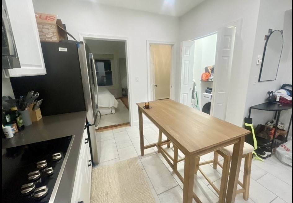 206 Hanover Street, Unit 2 Boston, MA 02113 - Photo 8 of 11