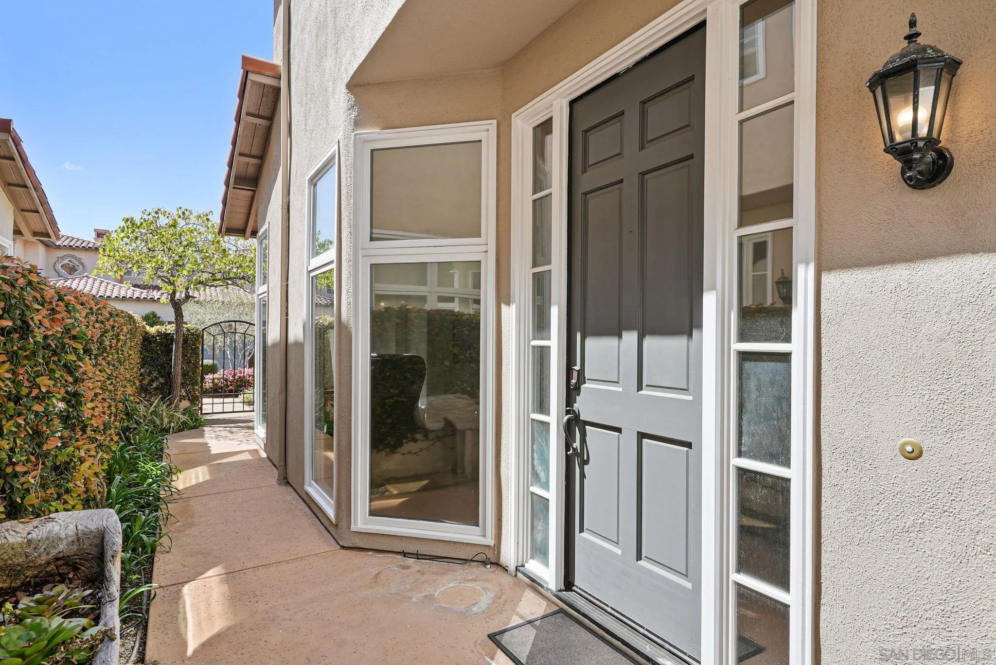 9683 Claiborne Square La Jolla, CA 92037 - Photo 5 of 67