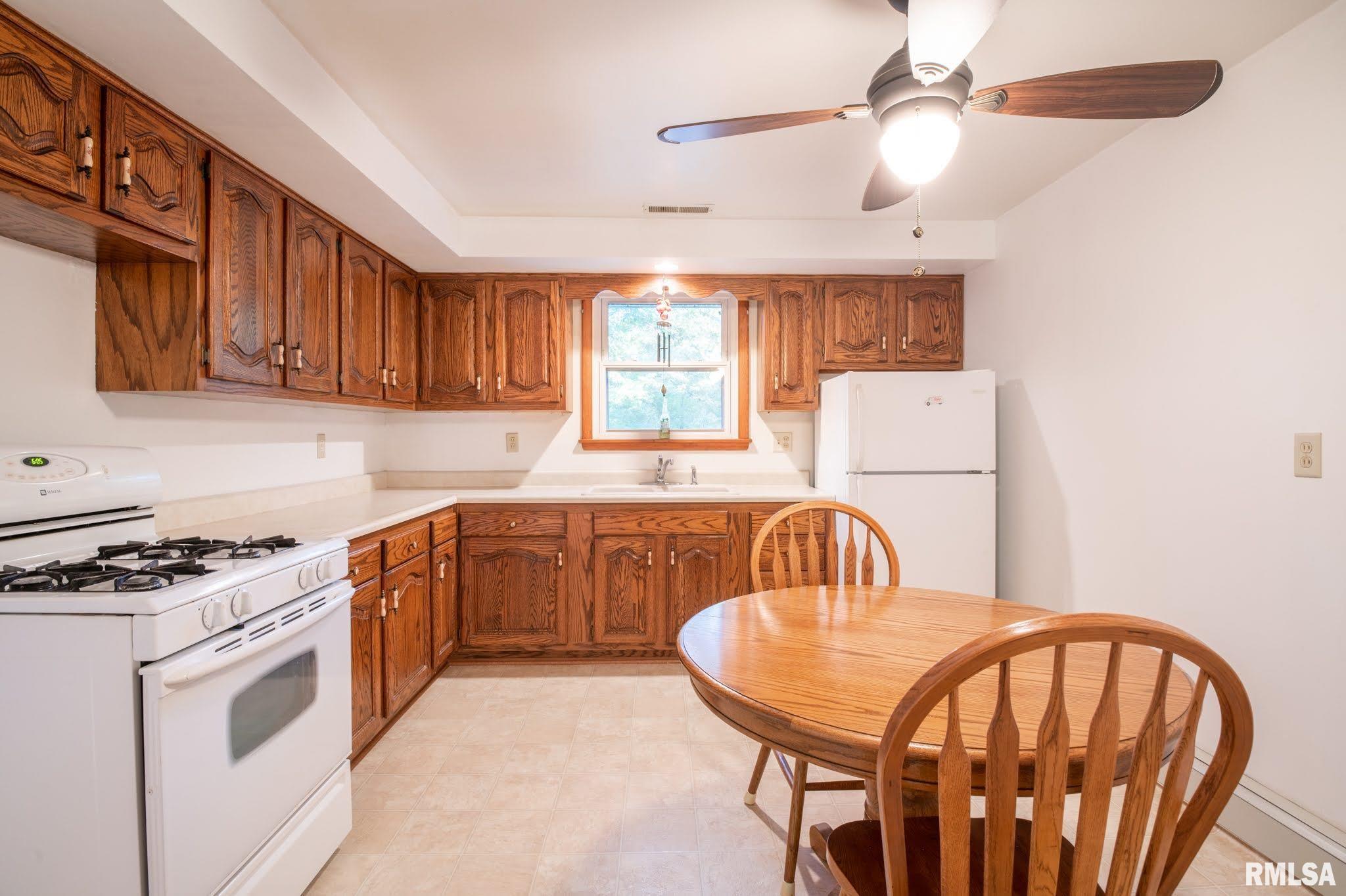 5141 South Alaska Road Peoria, IL 61607 - Photo 7 of 50 Gallery Image 7