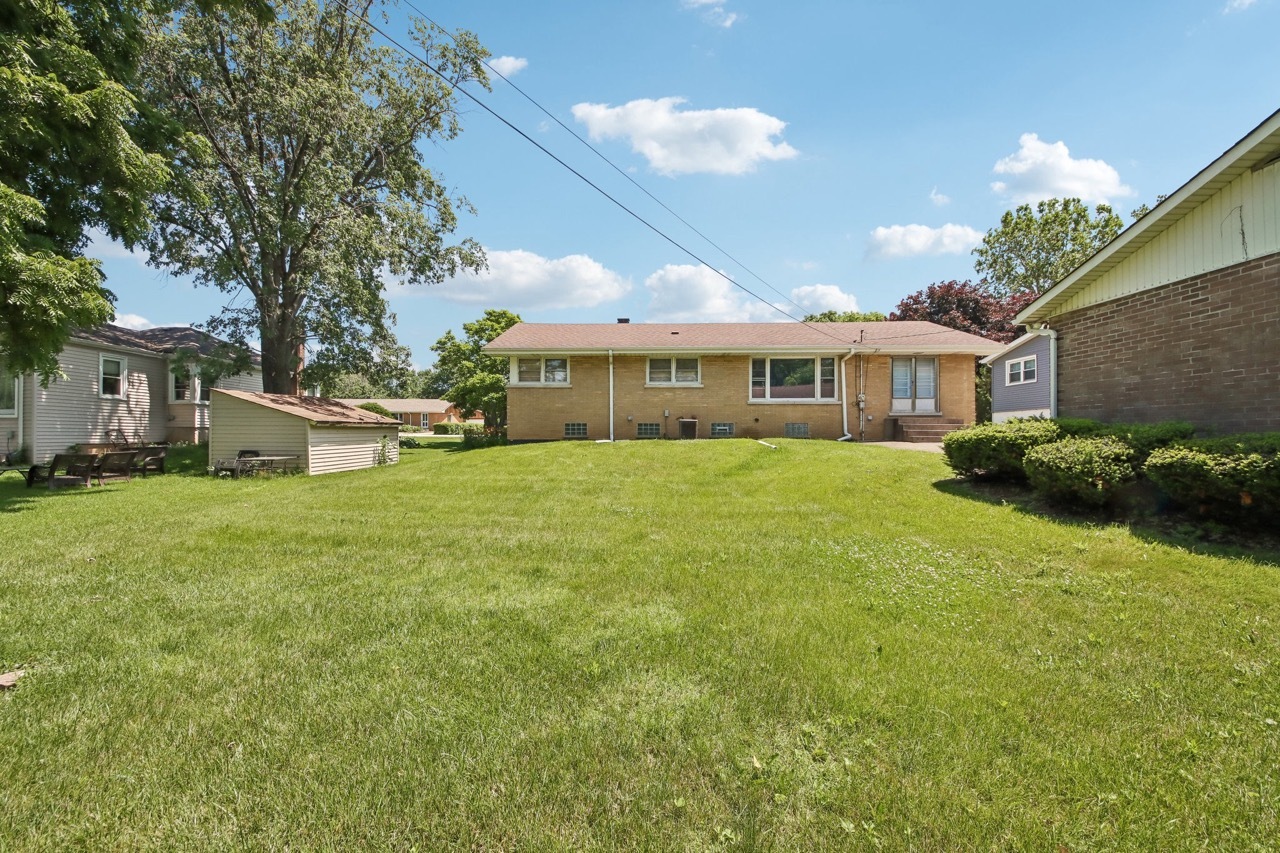 418 Highland Road Willowbrook, IL 60527 - Photo 39 of 44