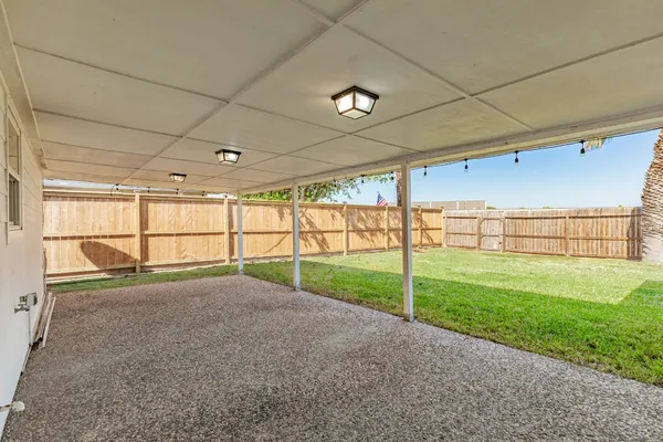 $2,400 | 3206 Pine Street, Galveston, TX 77551