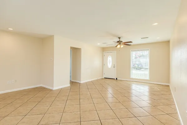 $2,400 | 3206 Pine Street, Galveston, TX 77551