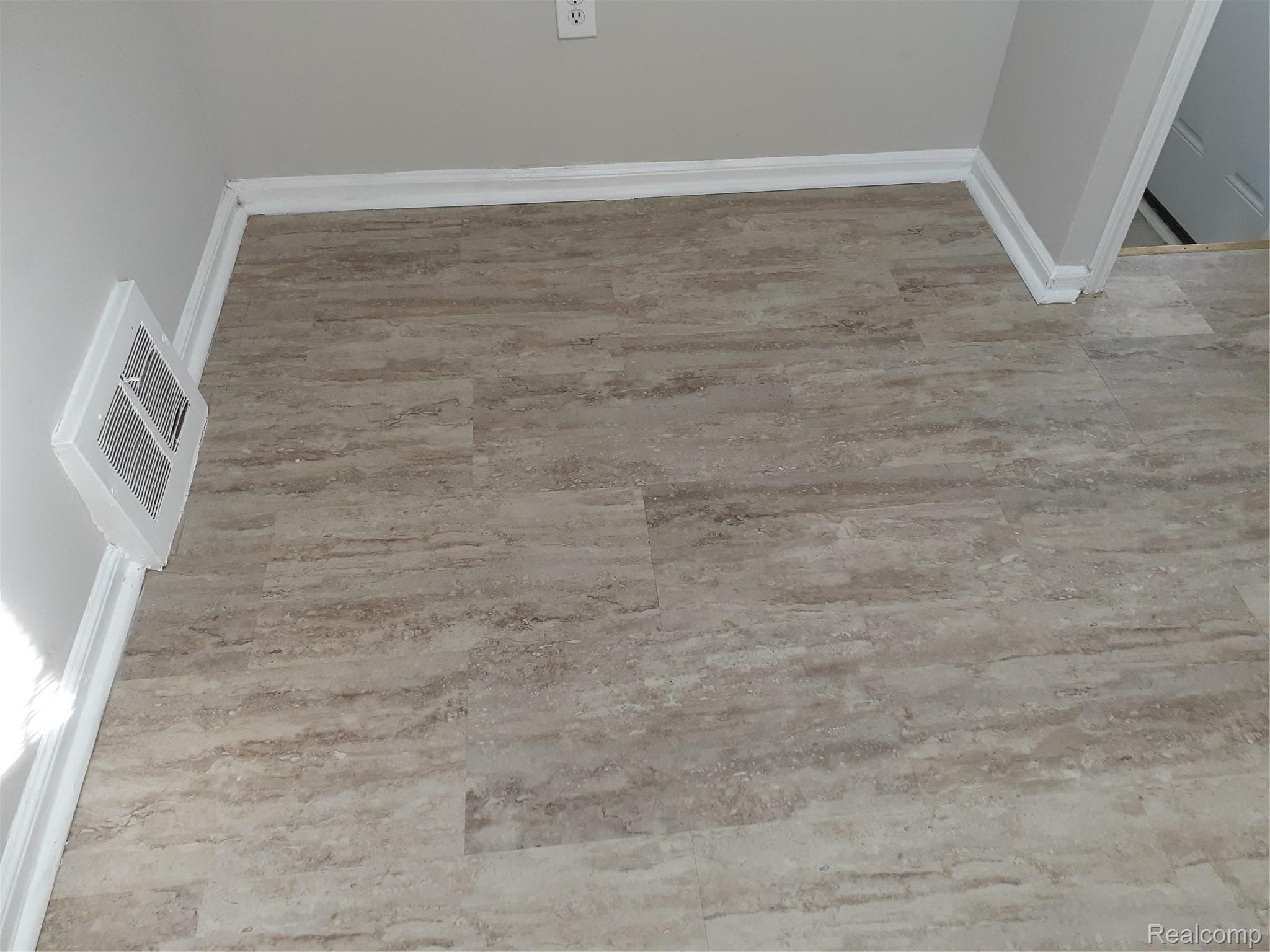 1441 Crescent Street Inkster, MI 48141 - Photo 6 of 10 1441 Crescent kitchen floor.jpg