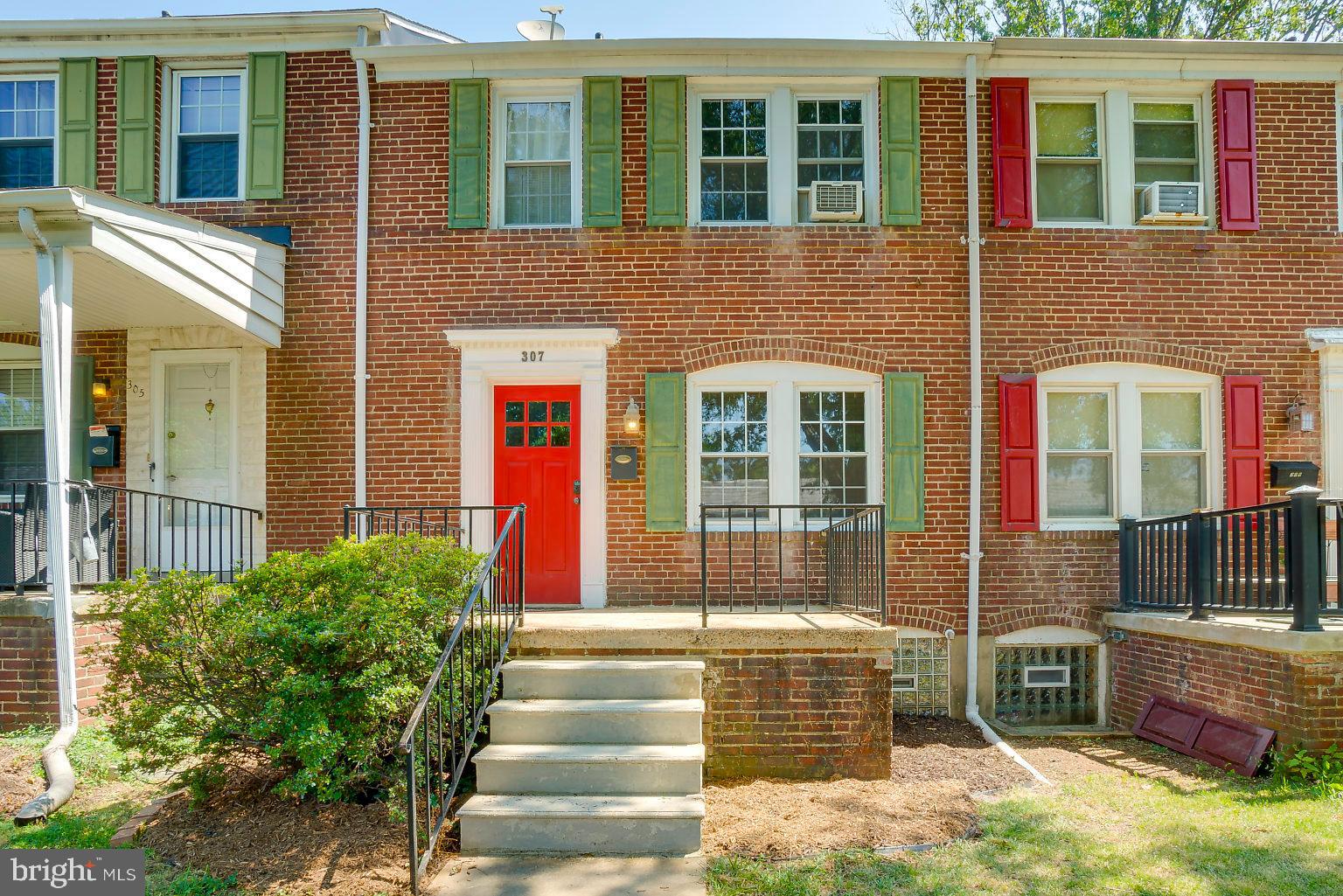 307 Westshire Road Baltimore, MD 21229 - Photo 2 of 38 Gallery Image 2